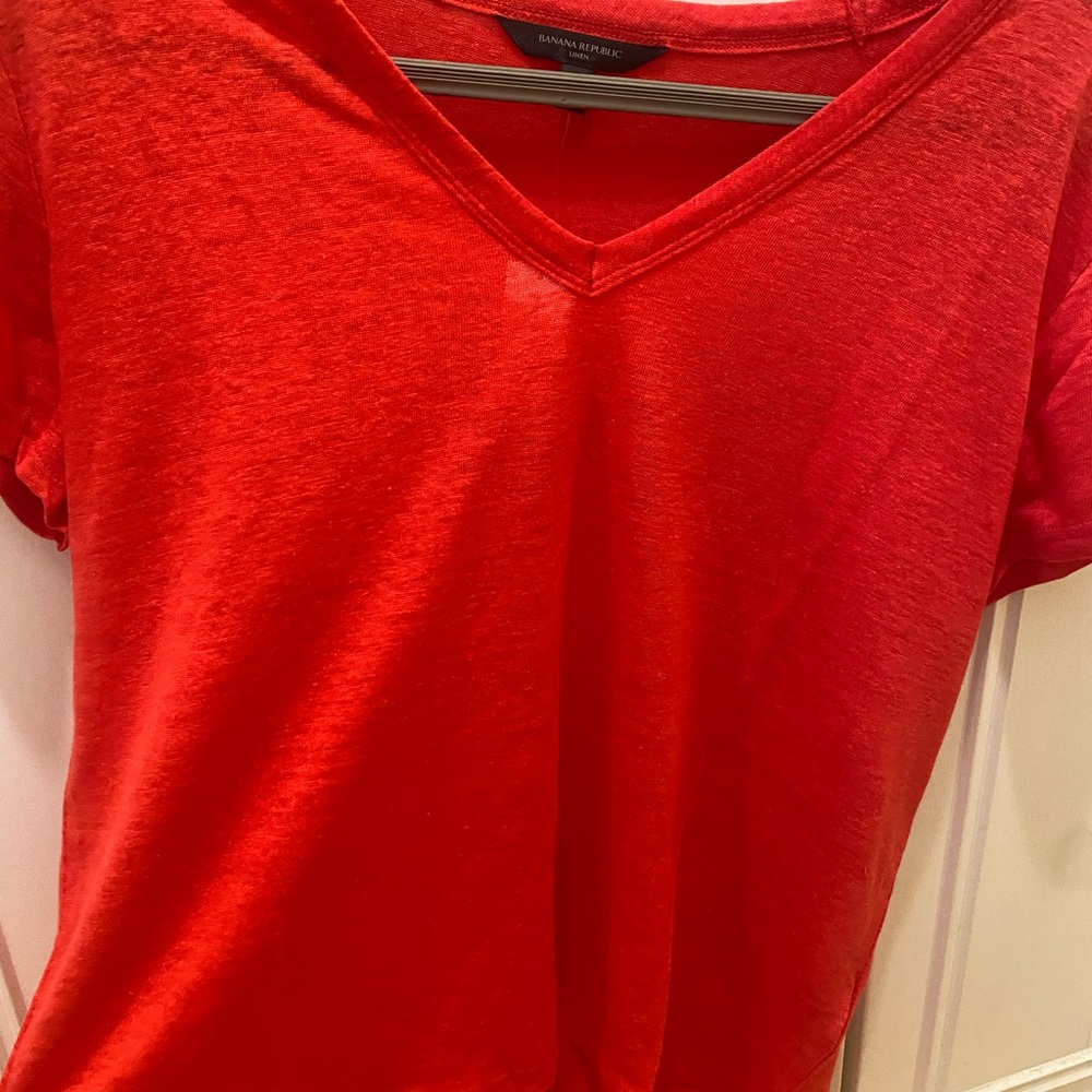 Banana Republic Comfy, generous linen Top.